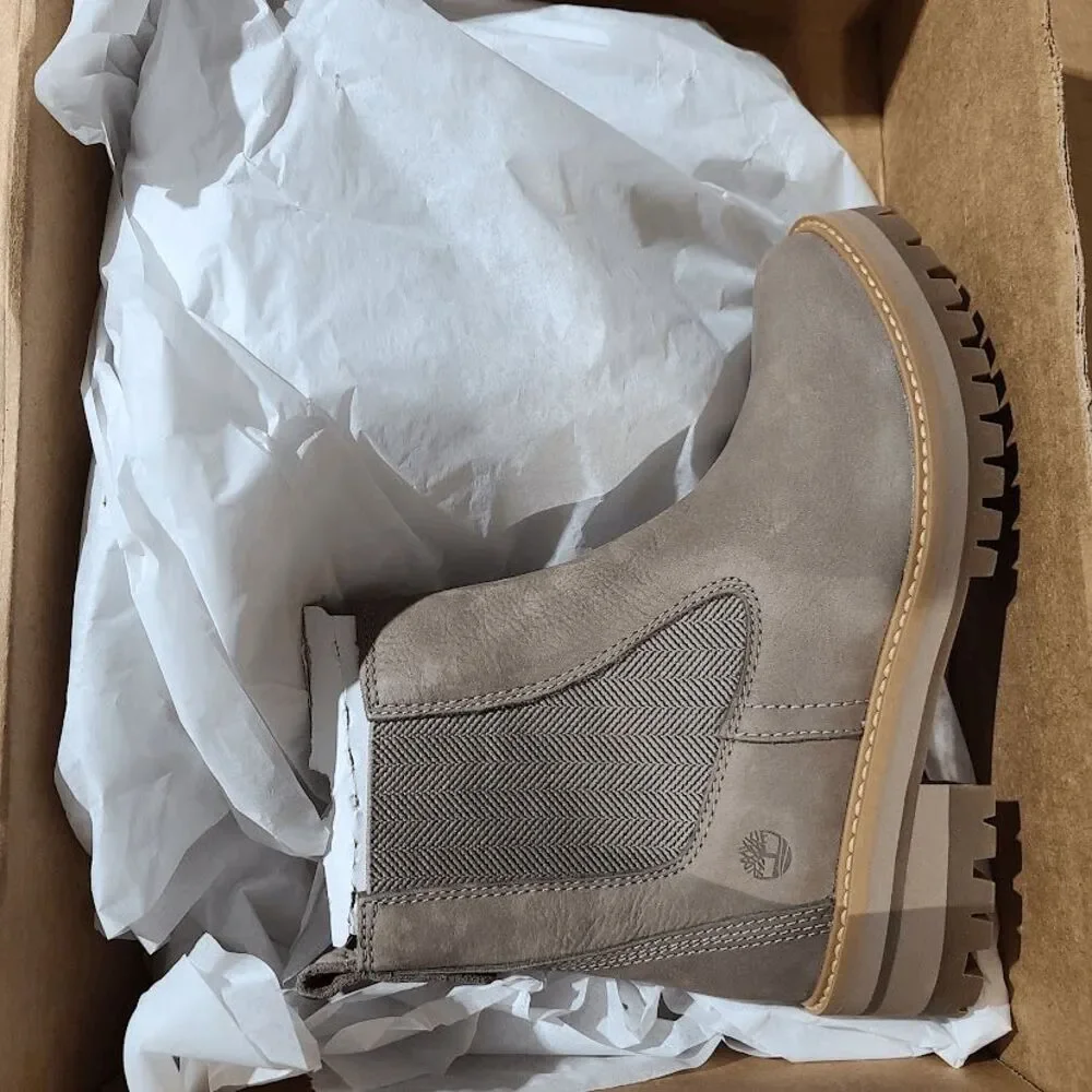 New Timberland Courmayeur Valley Chelsea Taupe Nubuck Boots Size 8